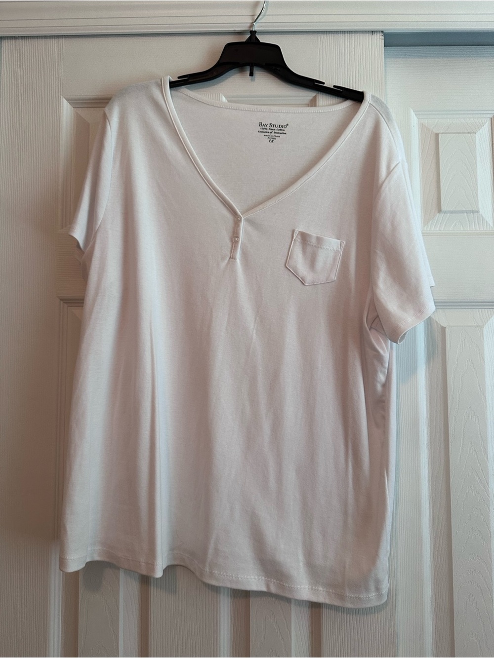 Bay Studio White V-Neck Short Sleeve Pocket Tee
